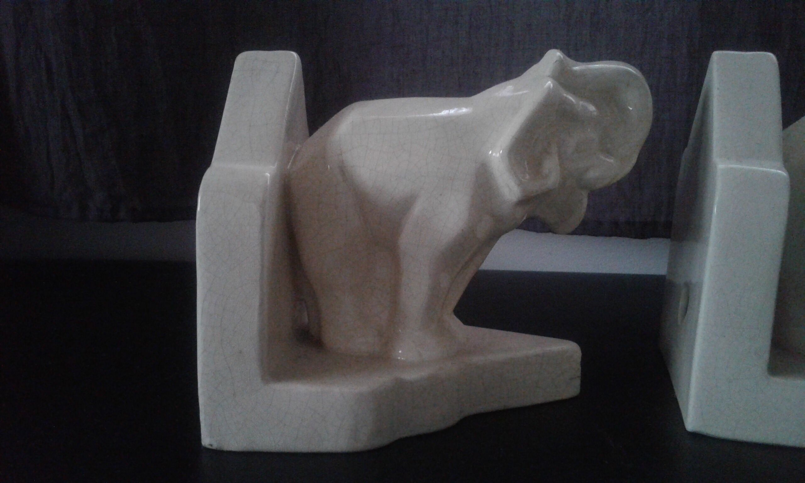 Pair elephants bookends