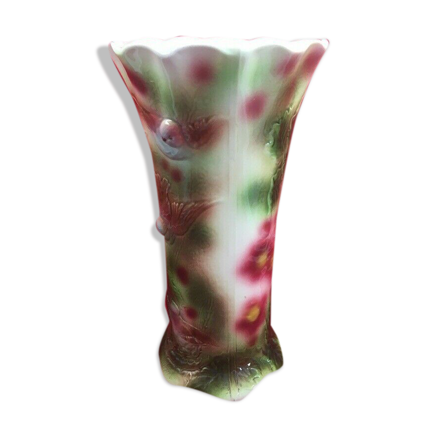 Vase cone decoration to the dabbling birds of Saint Clement