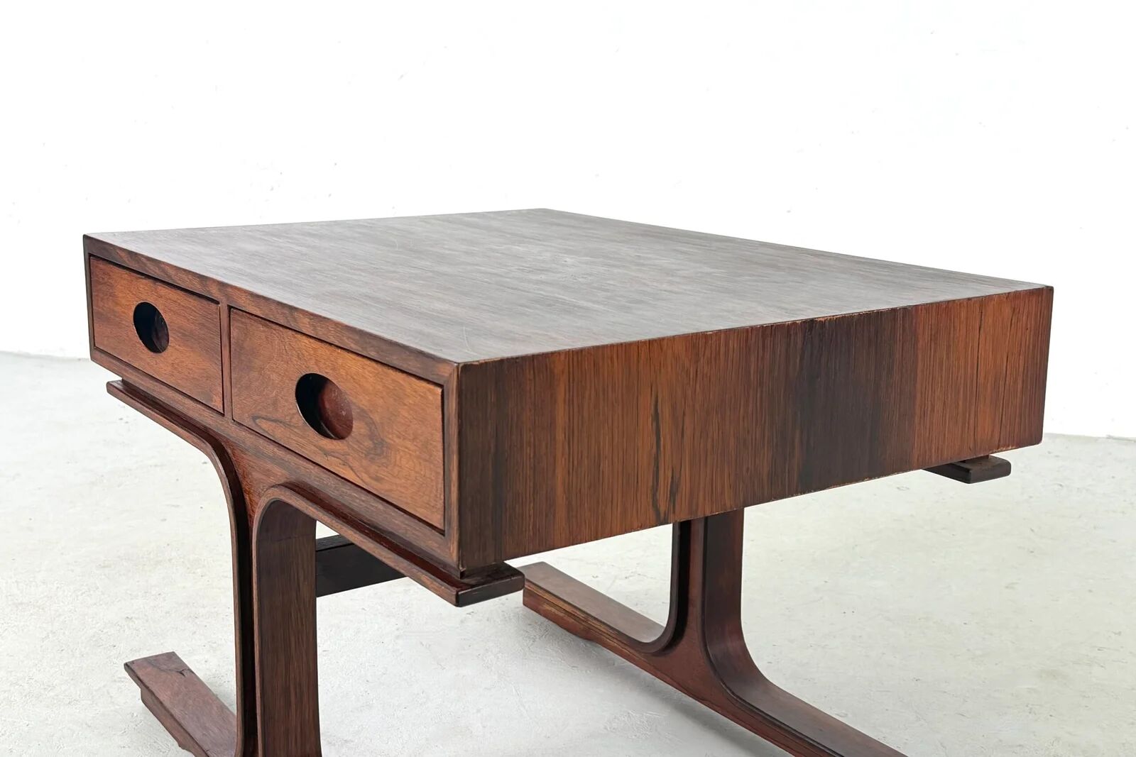Table basse modèle 554 par Gianfranco Frattini pour Bernini – 1960s