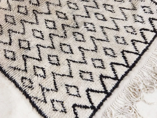 Handmade moroccan berber carpet 135 x 75 cm