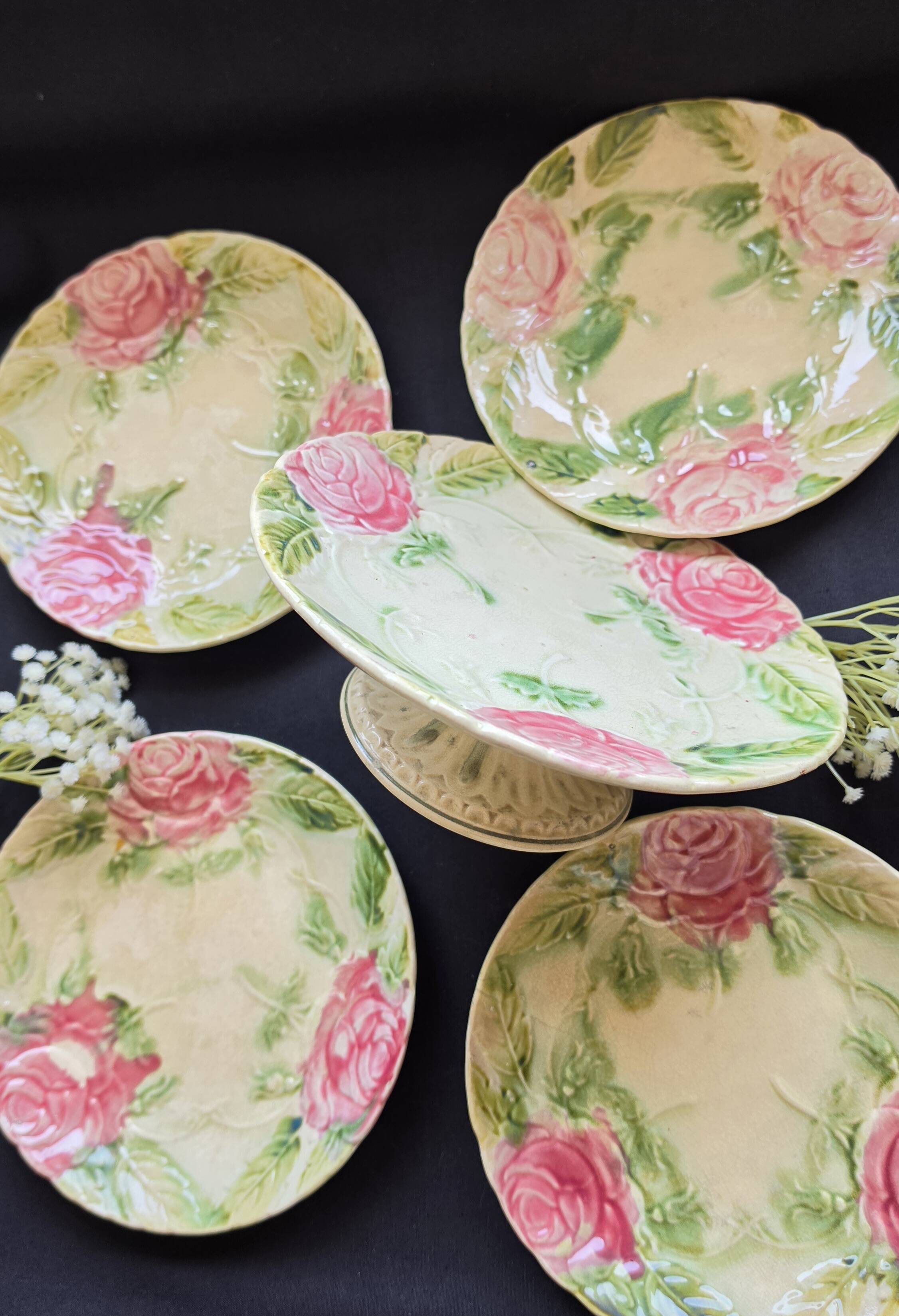 Exclusive antique dessert service in faience/terracotta with slip from 1900.