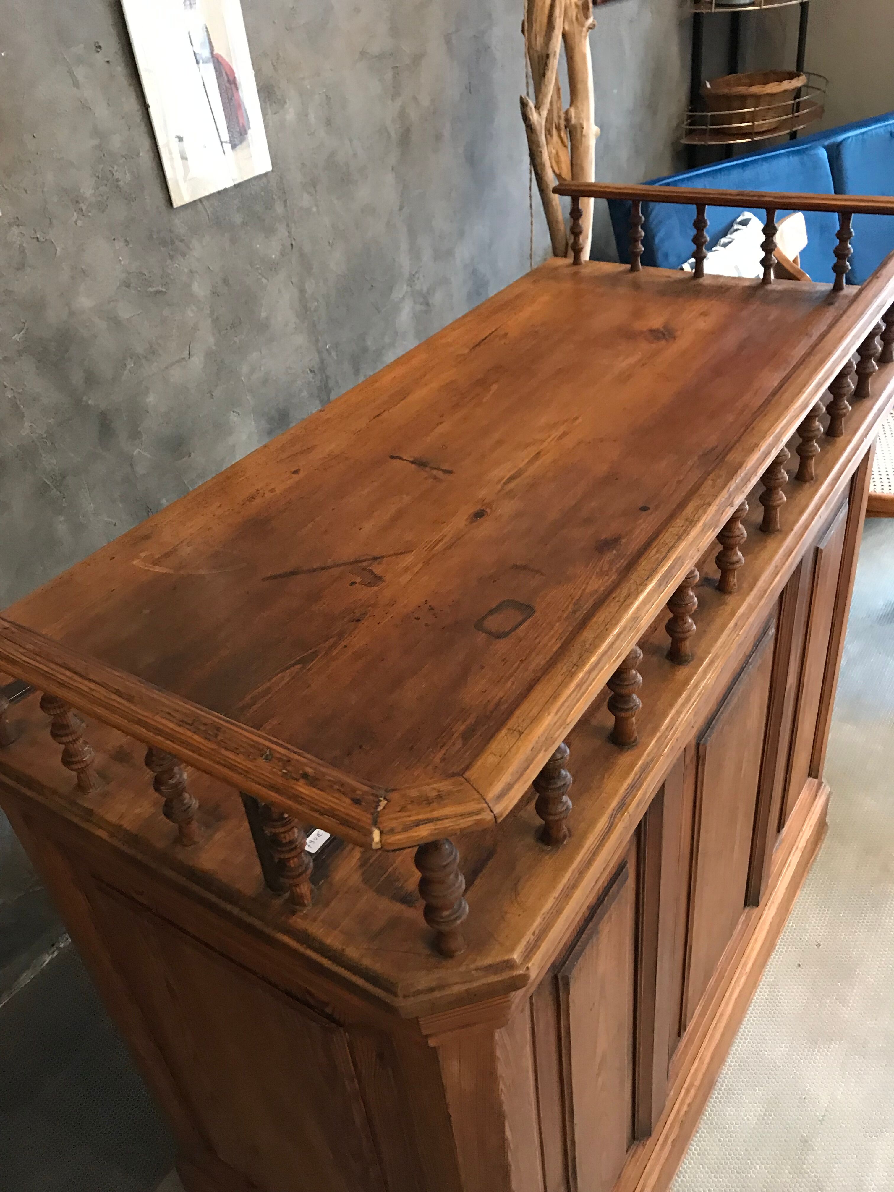 Craft furniture store counter