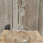 Glass decanter
