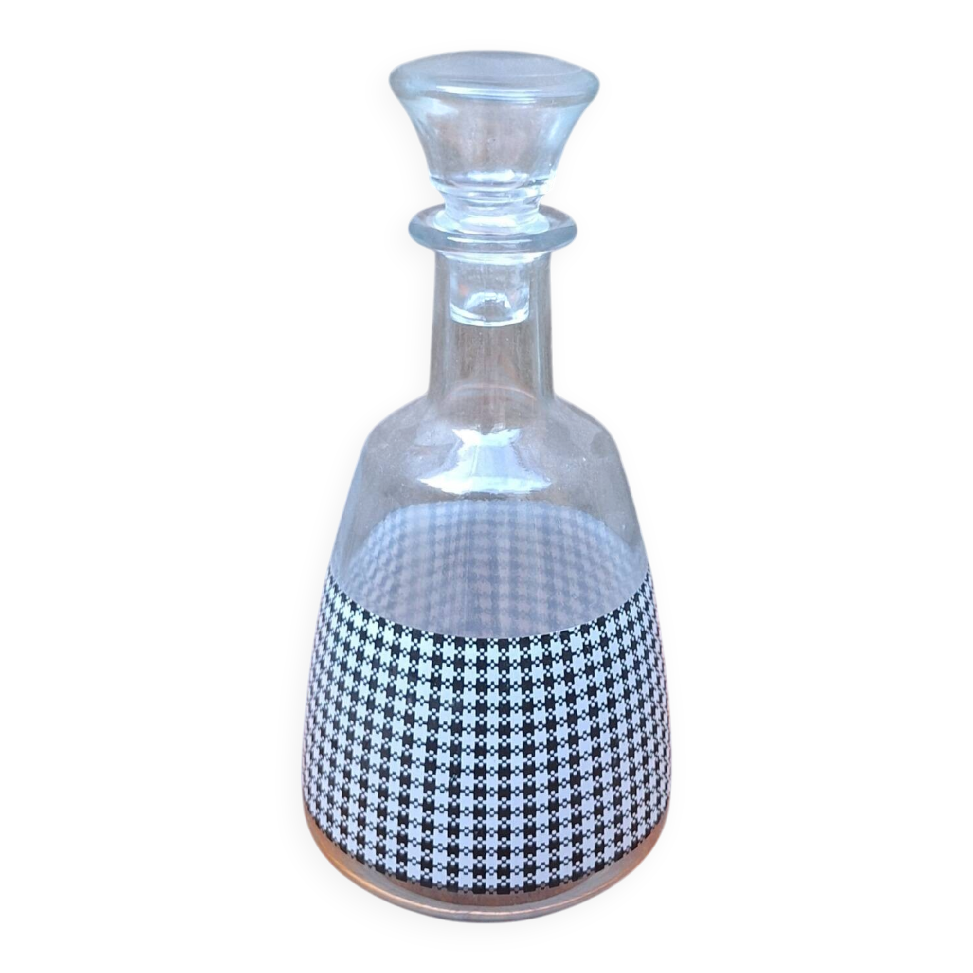 Glass carafe with Vichy decoration