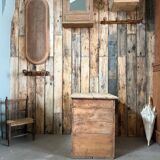 Old raw wood chest (renovated)
