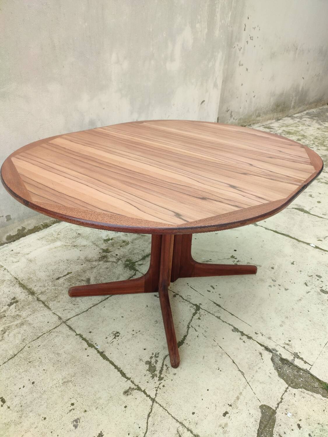 Baumann vintage Scandinavian oval table