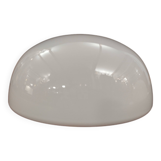 globe en opaline blanche art déco pour plafonnier diamètre 20cm hauteur 10,5cm