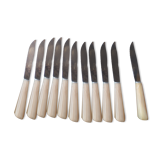 12 knives