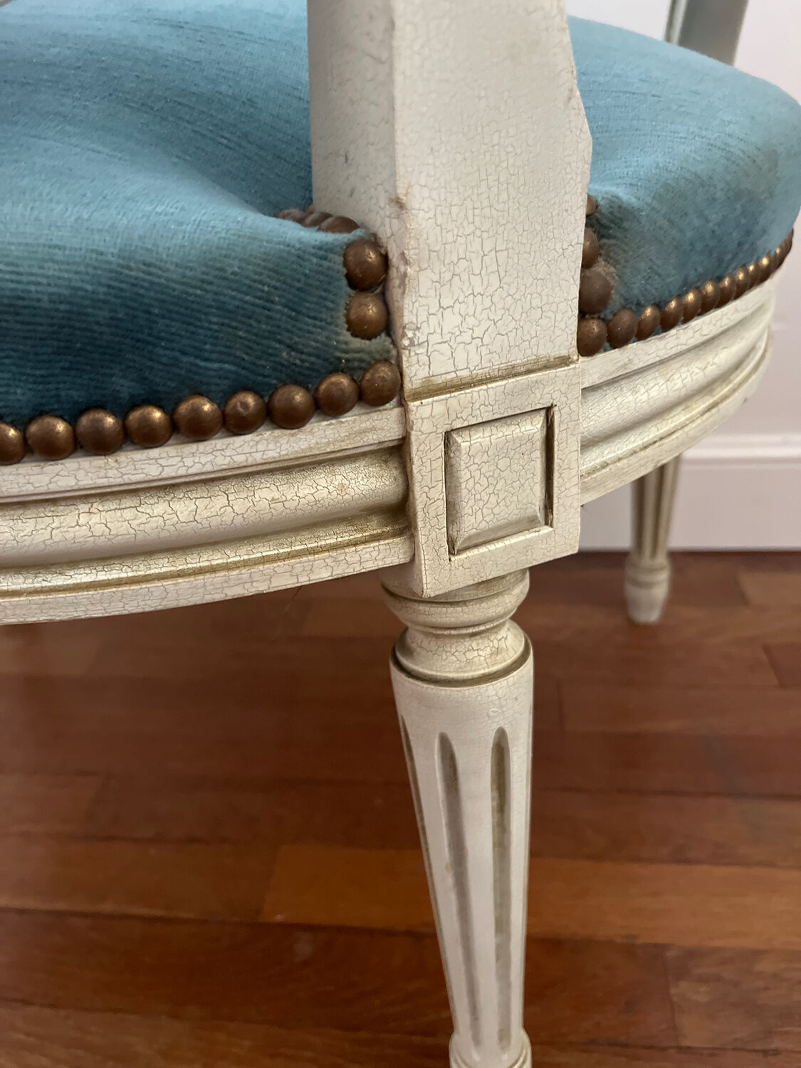 Blue velvet medallion armchair in Louis XVI style