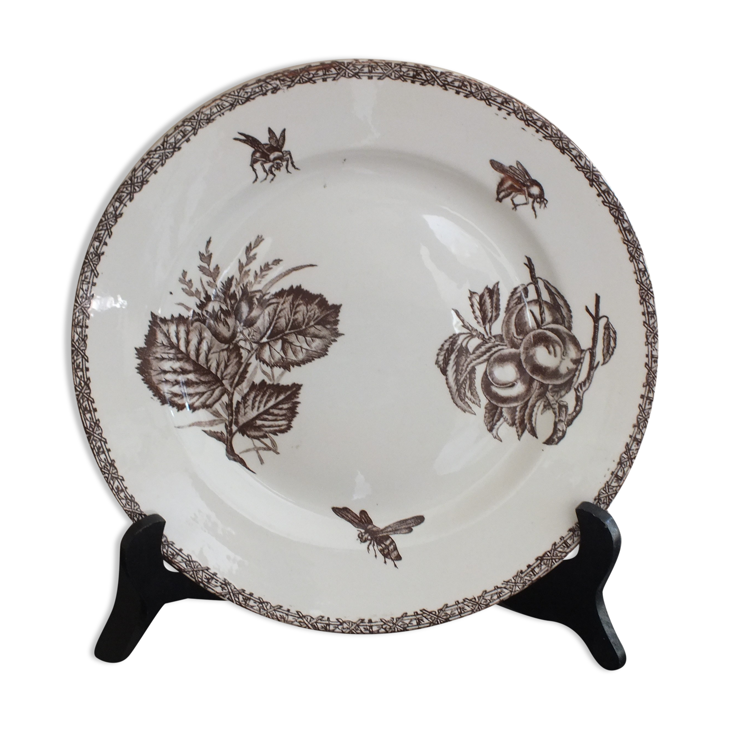 Round dish n°1 Choisy le Roi in Iron Earth decoration fruits and insects