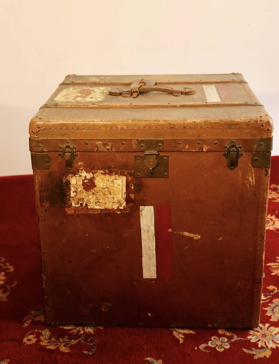 Lavoët hat trunk
