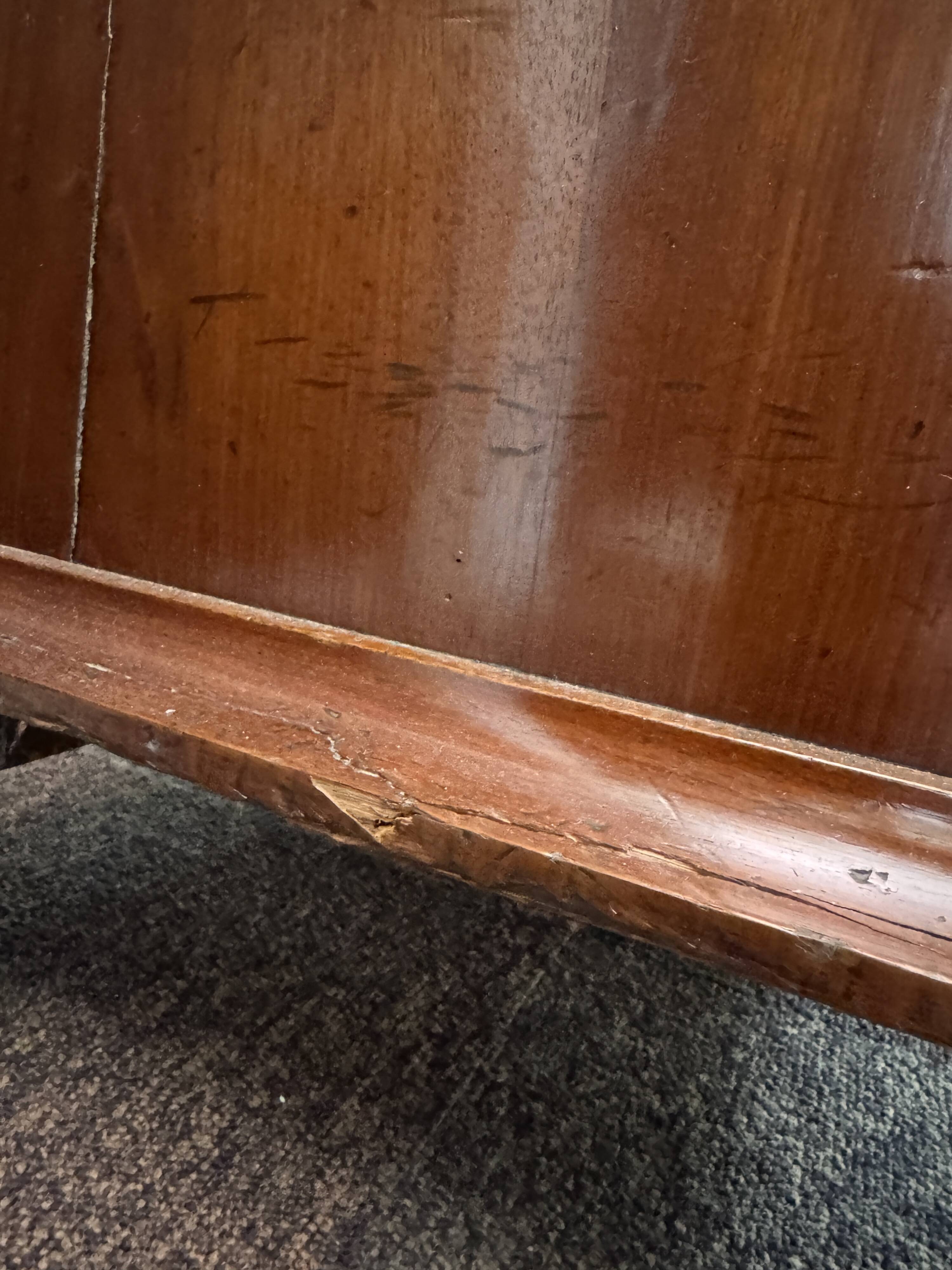 Chiffonnier en Placage de Noyer Style Restauration