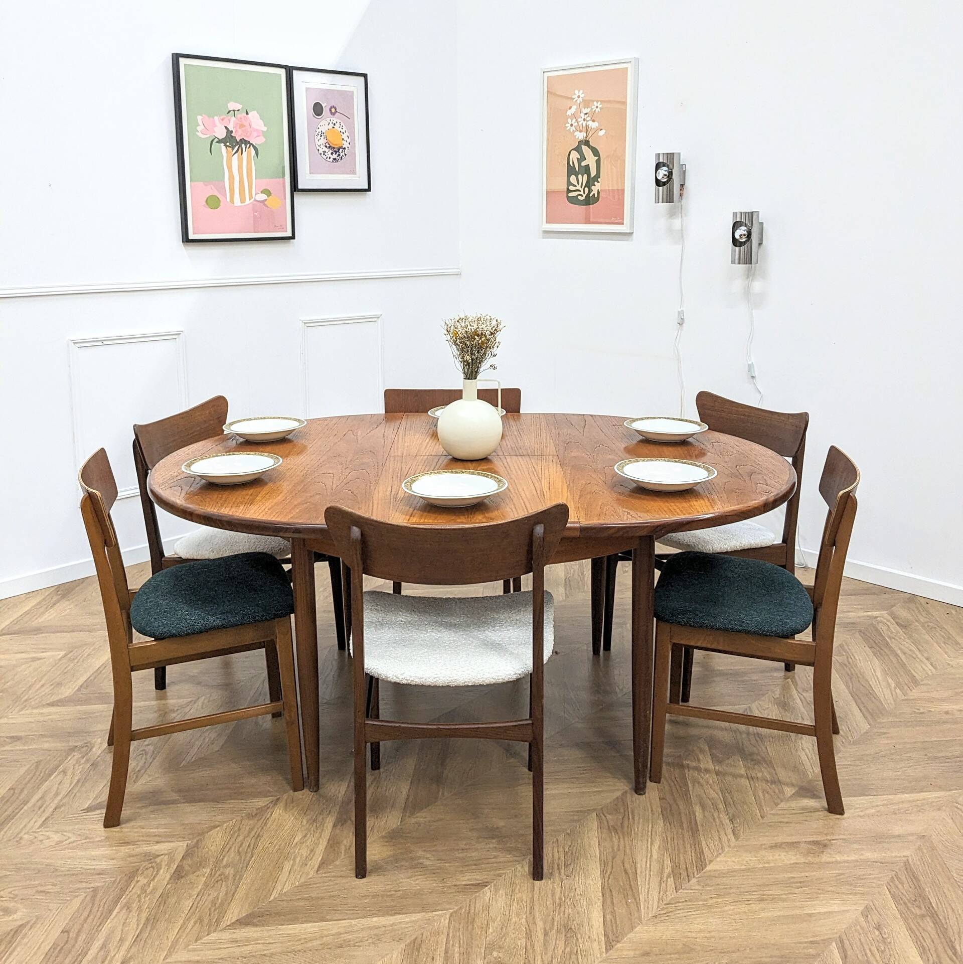 Table à manger ronde et extensible éditée G-Plan