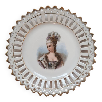 Pompadour. Assiette porcelaine de Saxe ajourée et dorée. Années 30