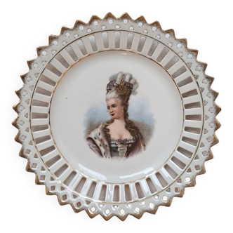 Pompadour. Openwork and gilded Saxony porcelain plate. 1930s