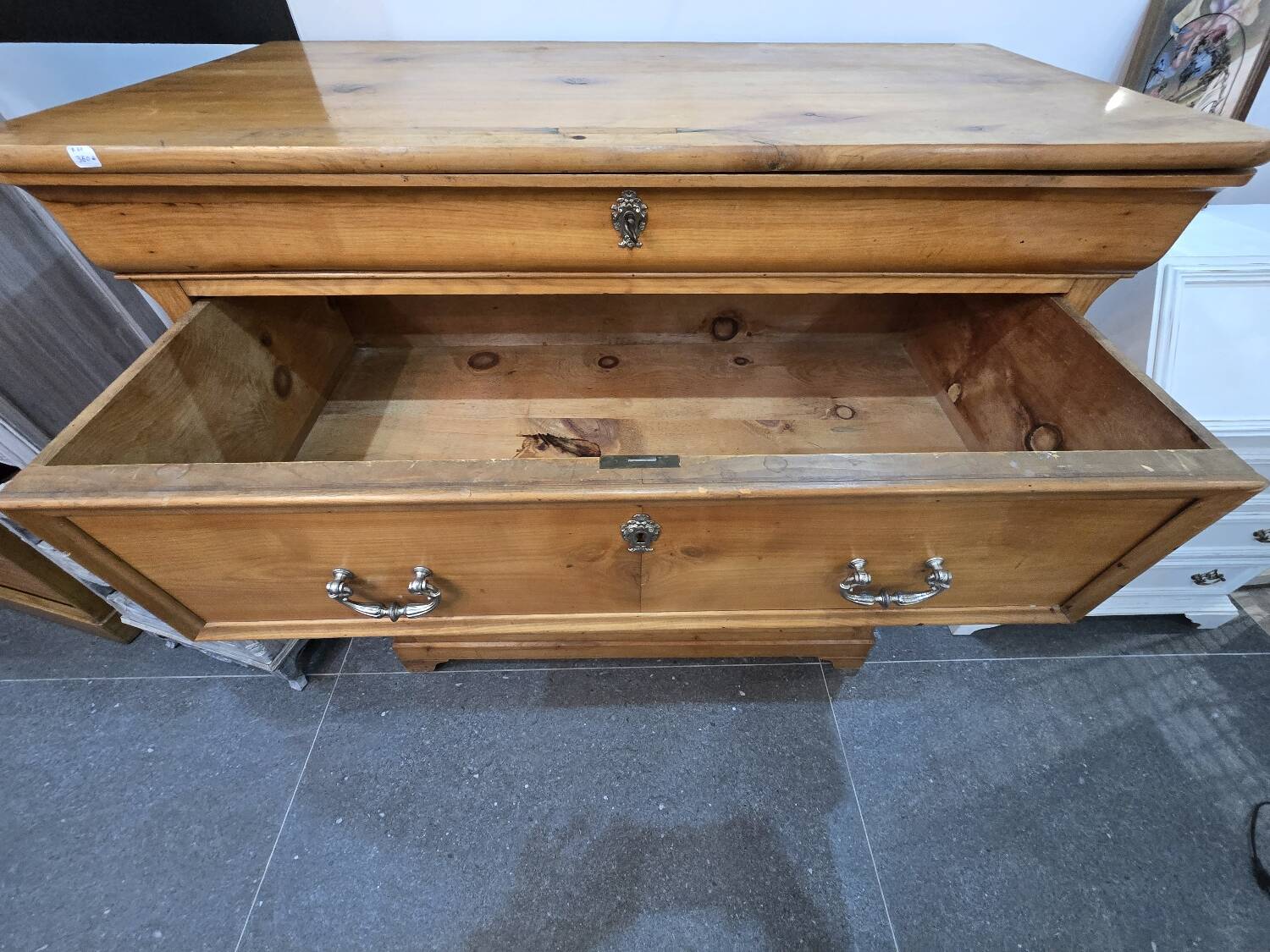 Grande commode en sapin style Louis philippe