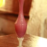 Ancien vase en opaline rose