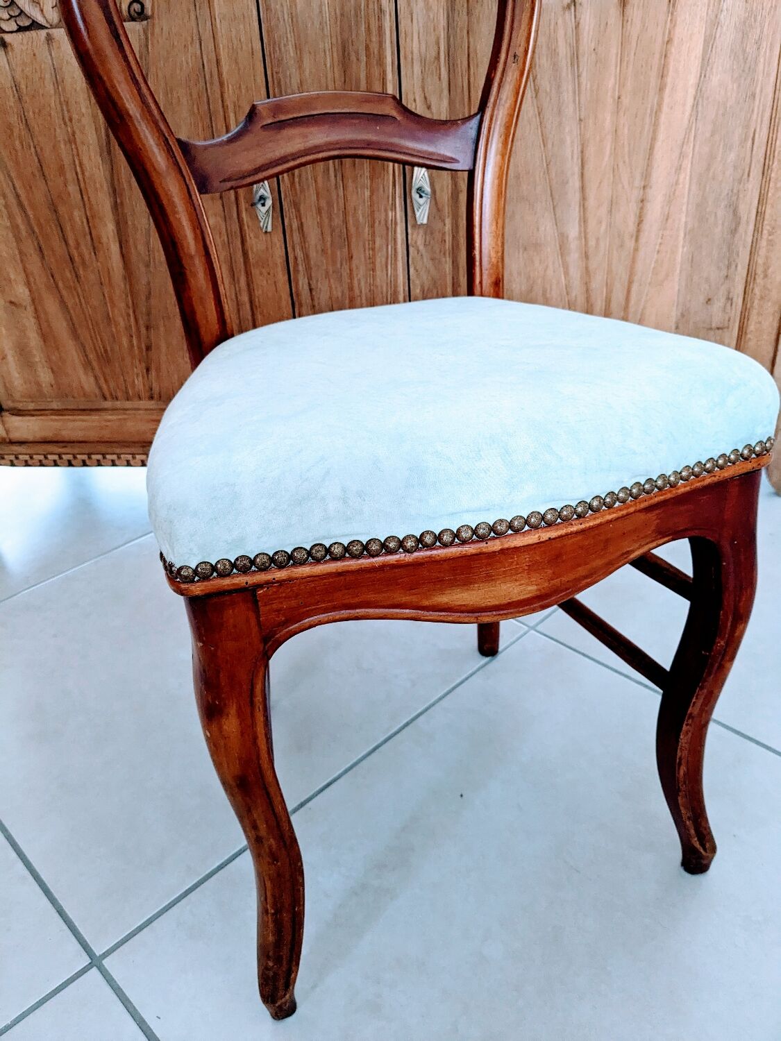 Louis Philippe chair sitting fabric