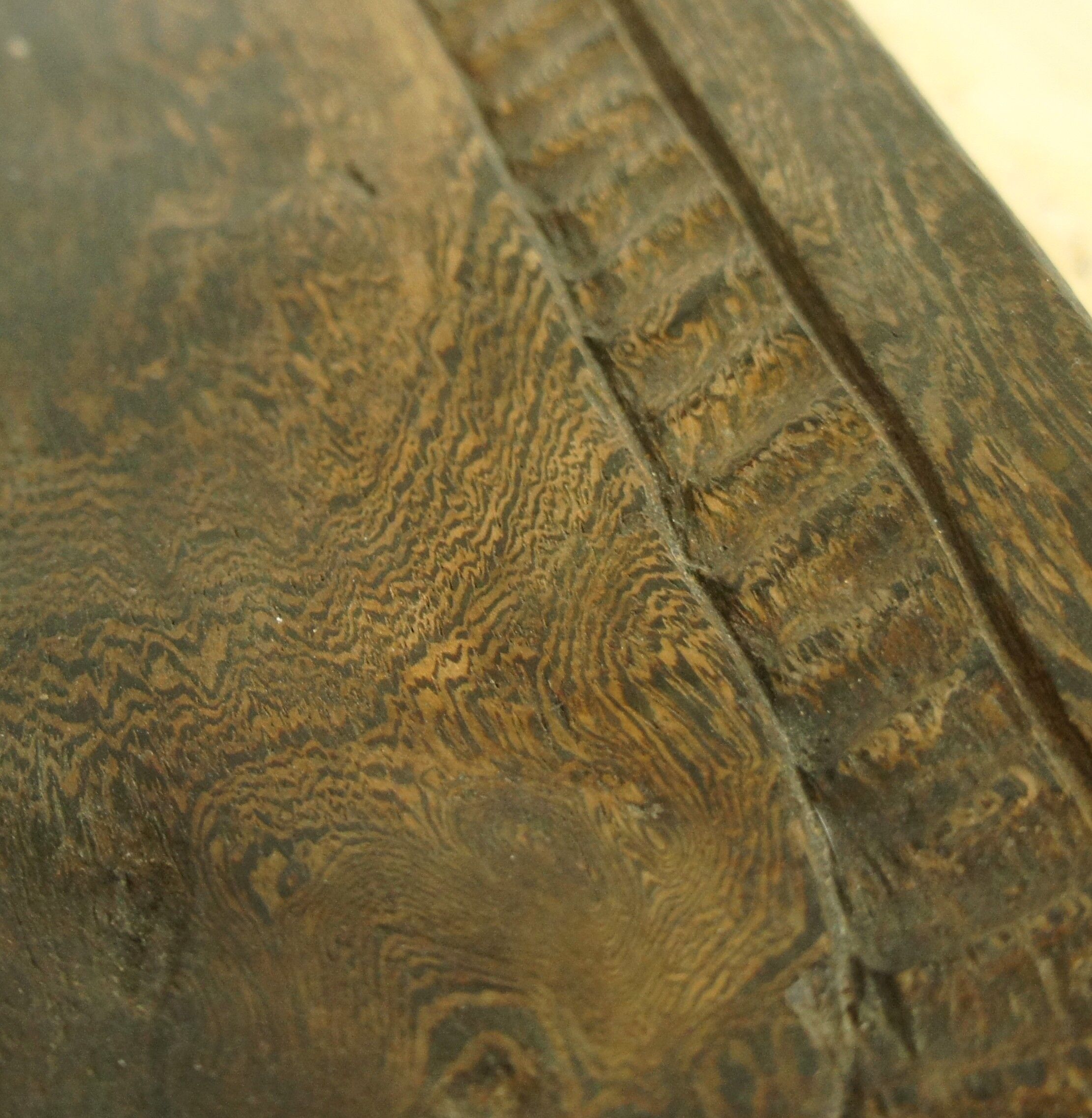 Trinket bowl in massive Wengé