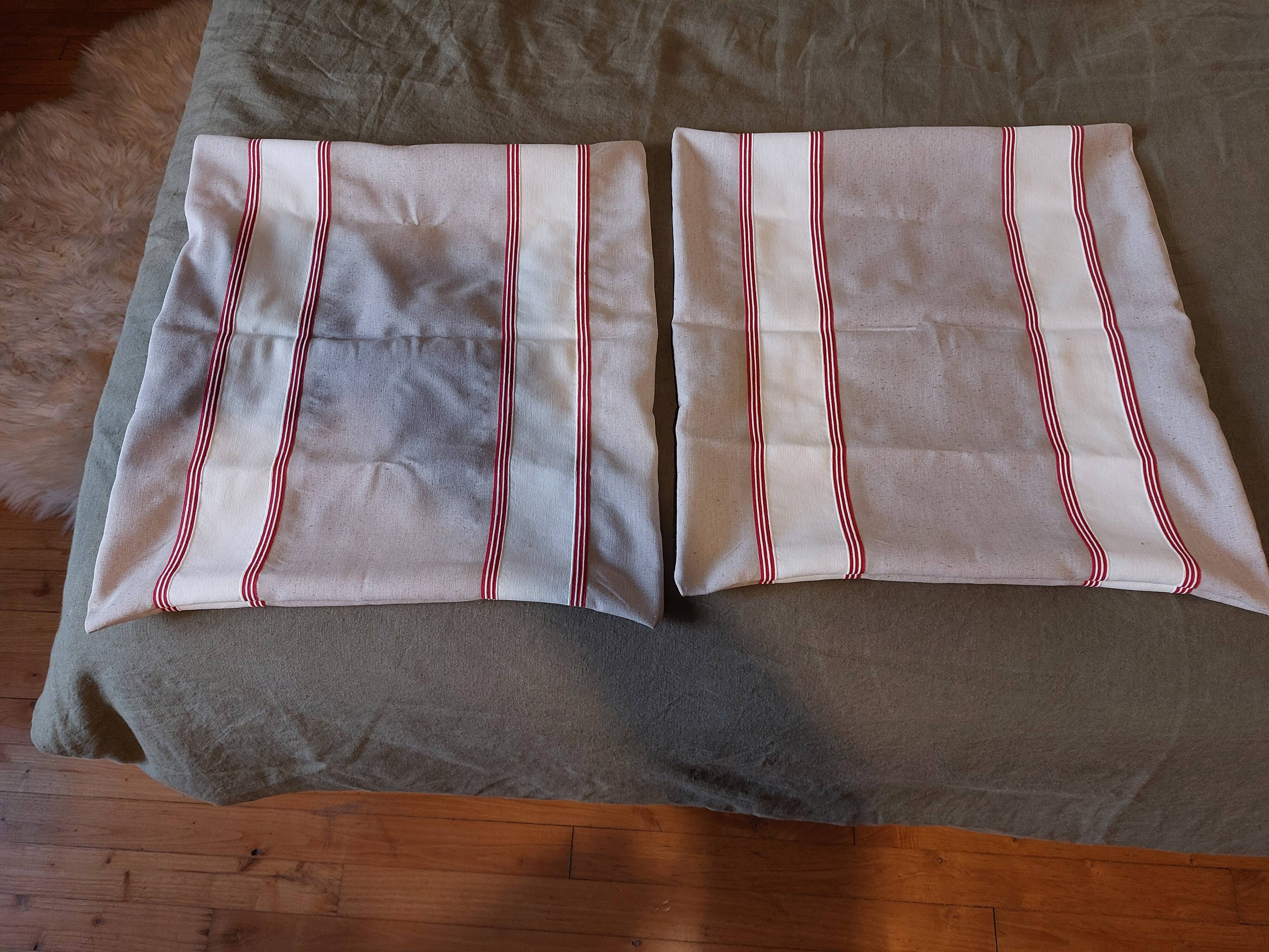 4 armchairs and a coffee table made of rattan and bamboo wood, vintage.