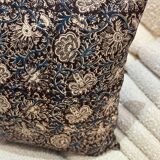 Coussin block print fleurs “jardin indien” - brun/bleu