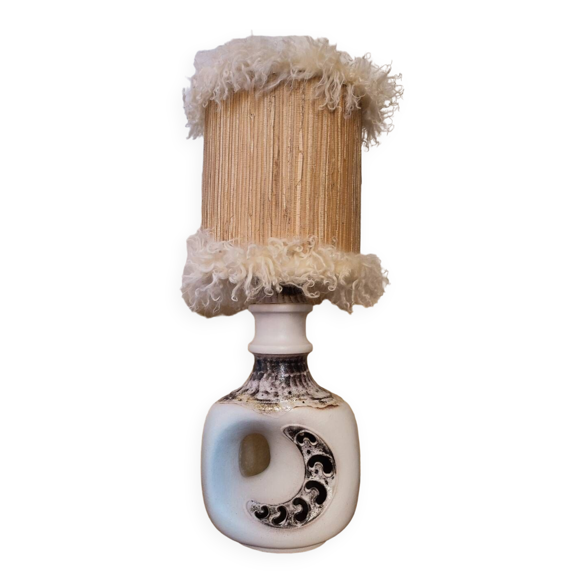 Openwork earthenware lamp