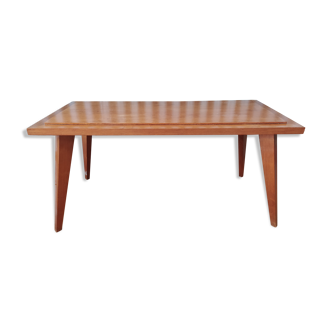 Coffee table compass feet