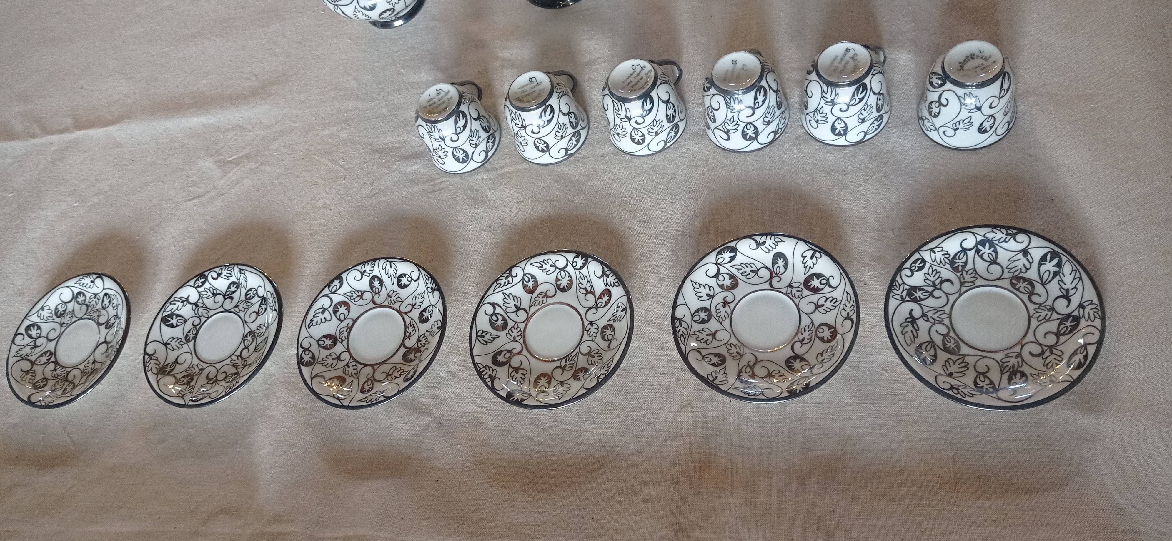 Coffee/tea service, glazed porcelain in Art Deco style, Saint Graal model.