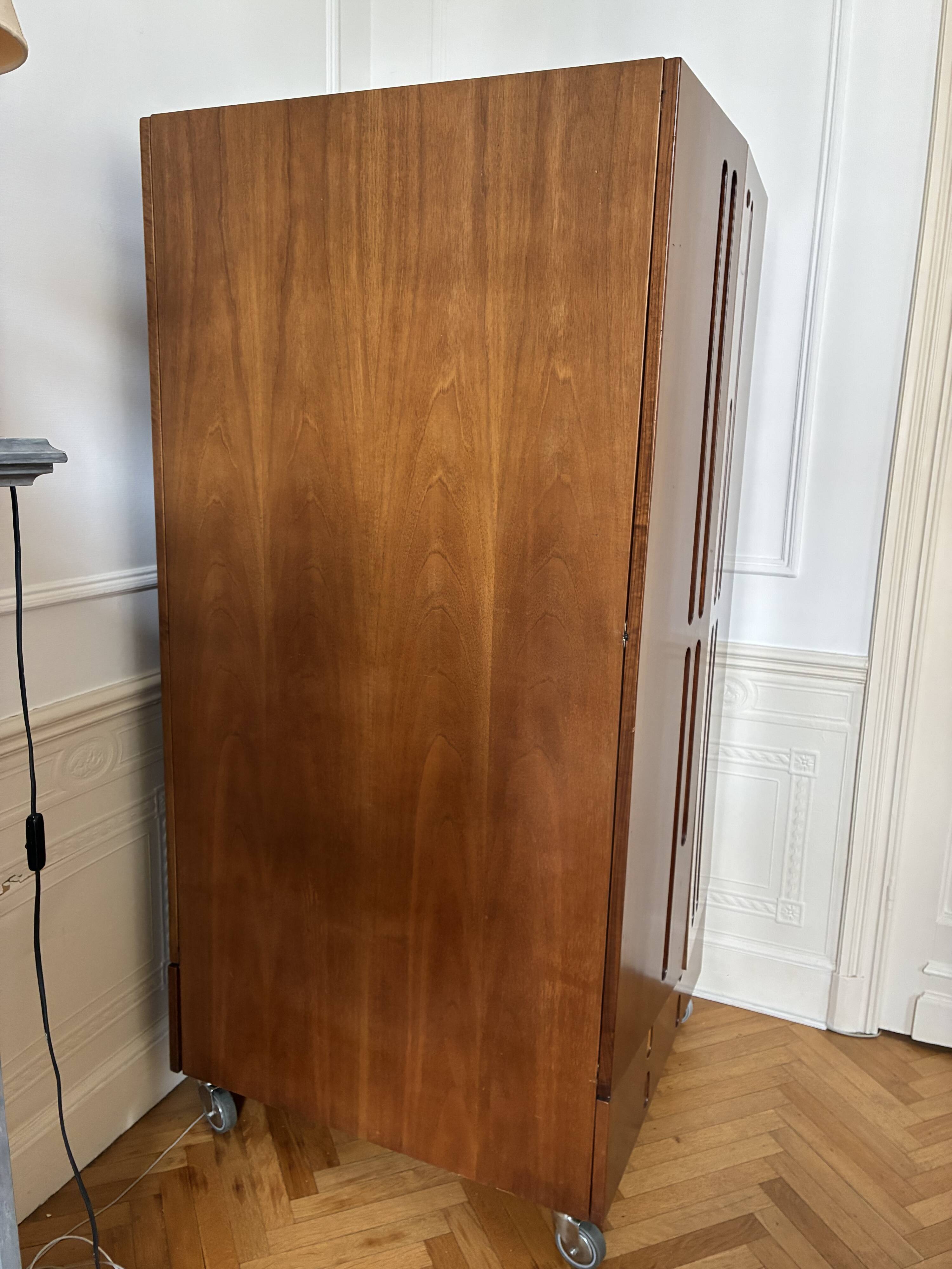 1 cabinet-garderobe signée Roncalli Architetto - 1967:
