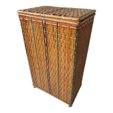 Panier à linge en osier et scoubidou