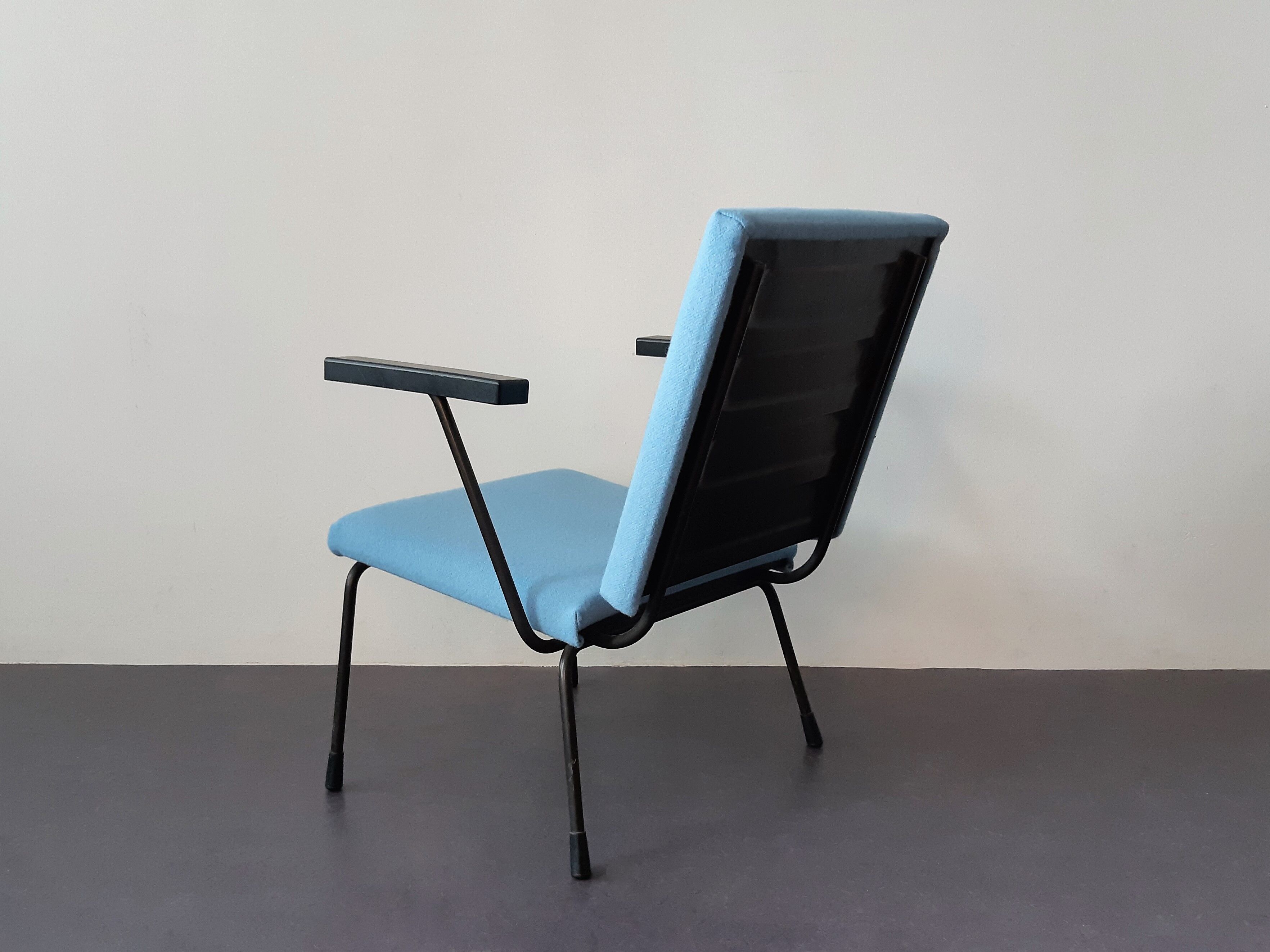 Set of 2 model 415 lounge chairs by Wim Rietveld for Gispen, The Netherlands 1950's