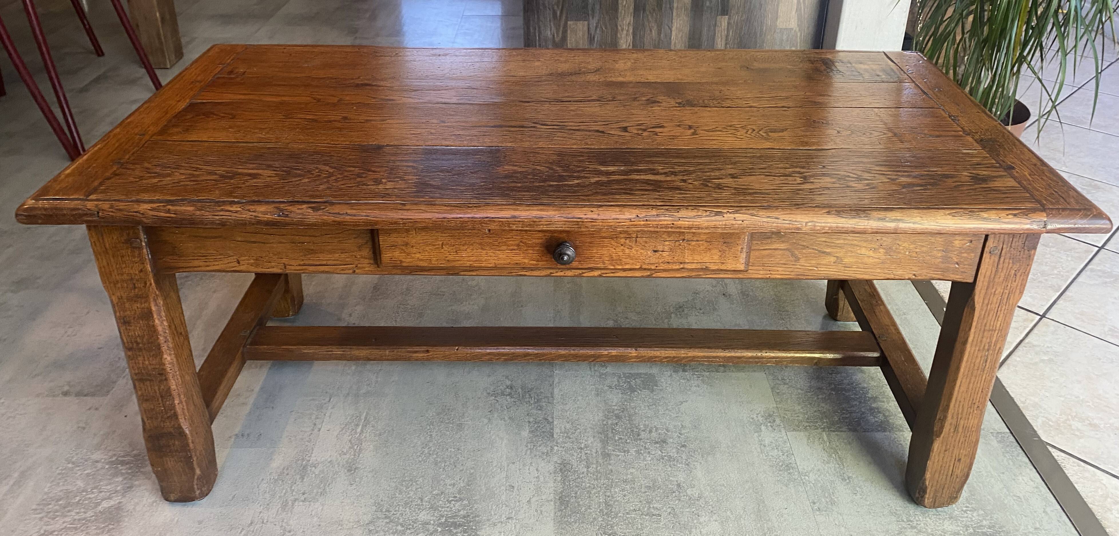 Rustic farmhouse antique coffee table made of solid oak with 1 drawer 50.