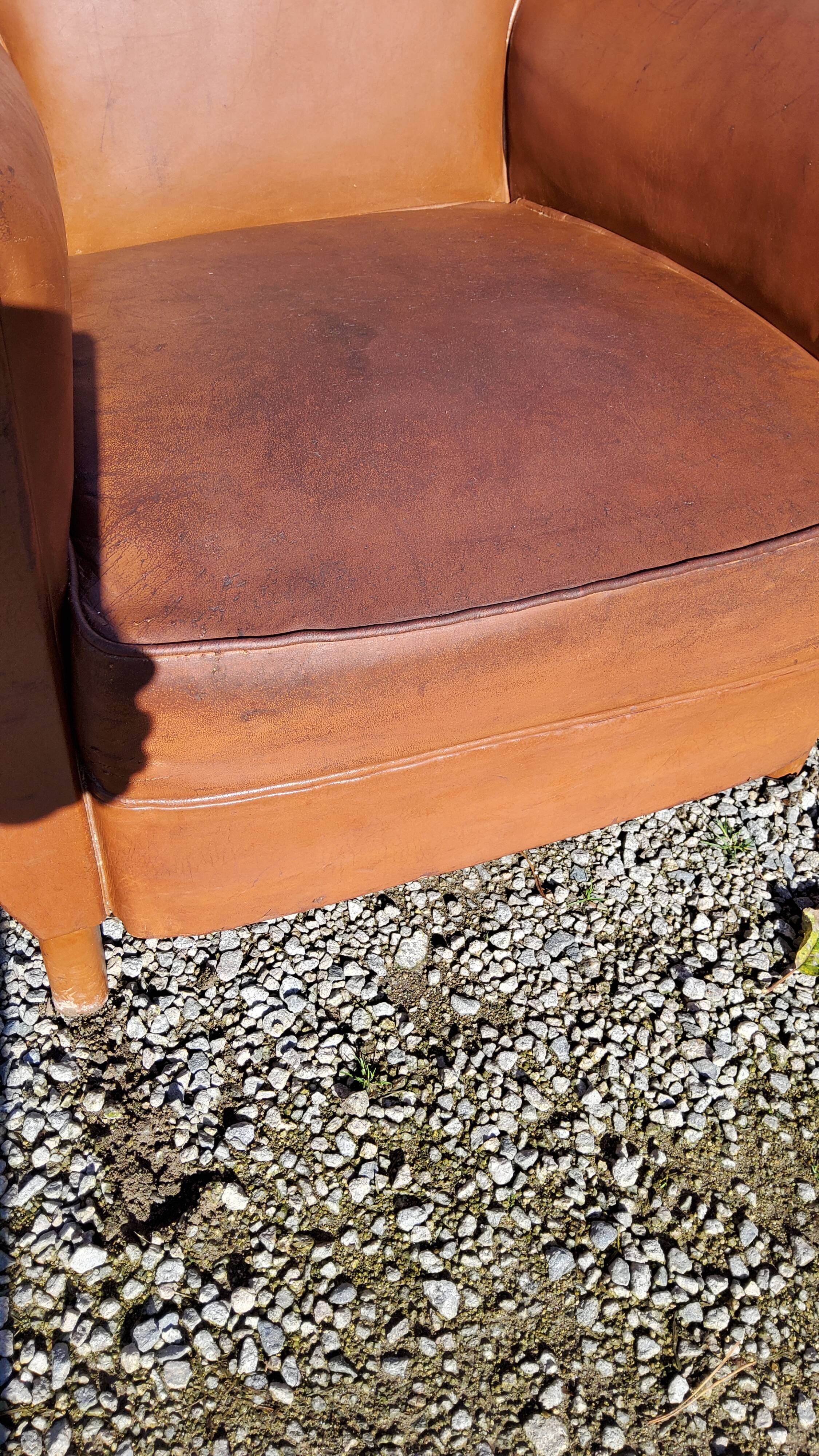 Club armchair in brown leather art deco 1930