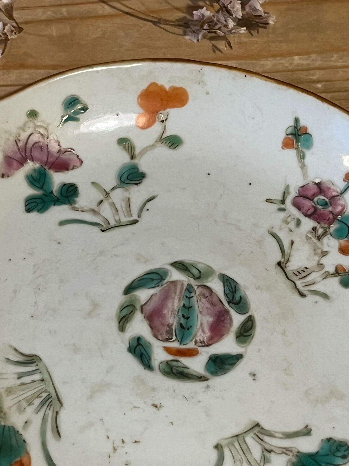 Ceramic cup with floral motif