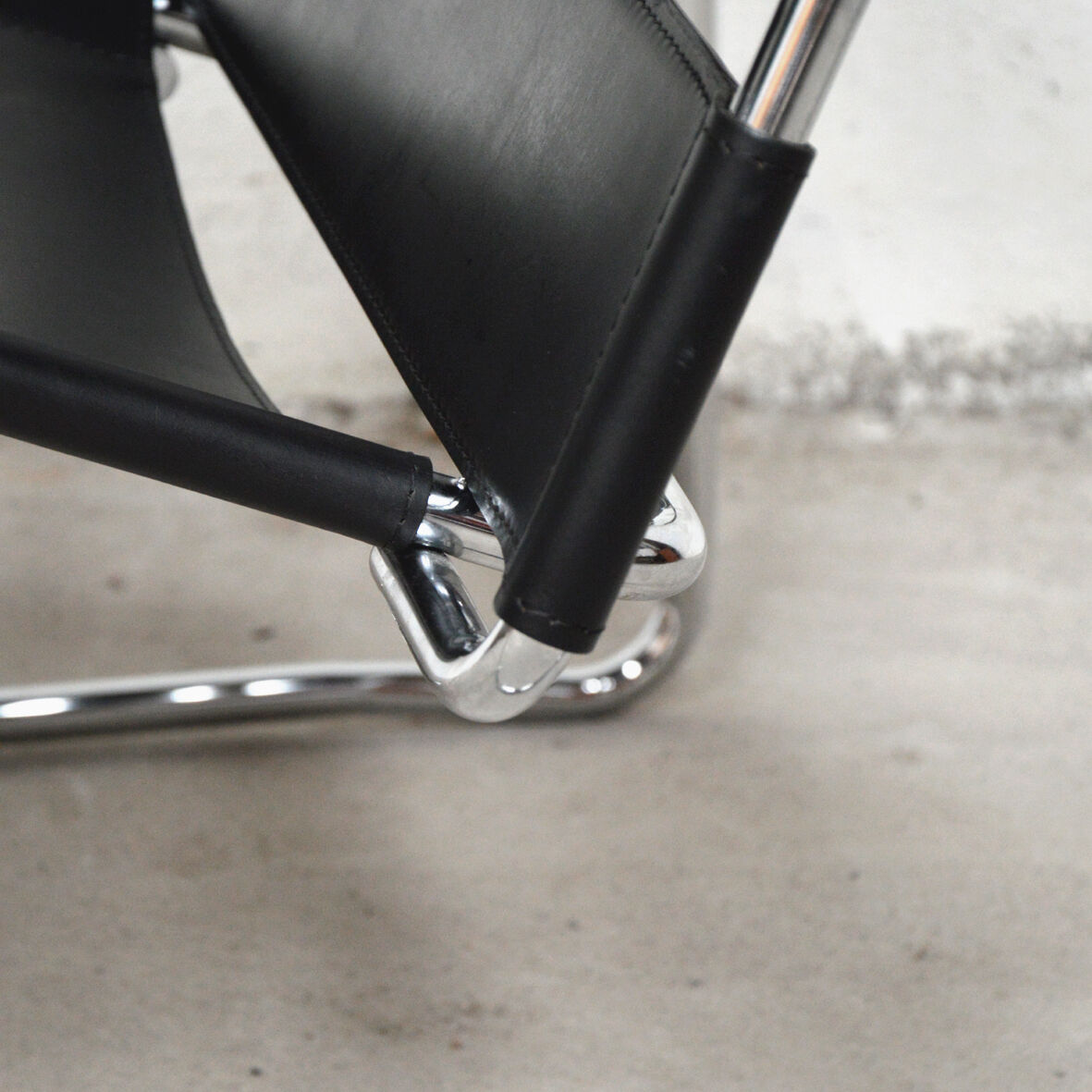 Paire de fauteuils Wassily noir, Italie 1980