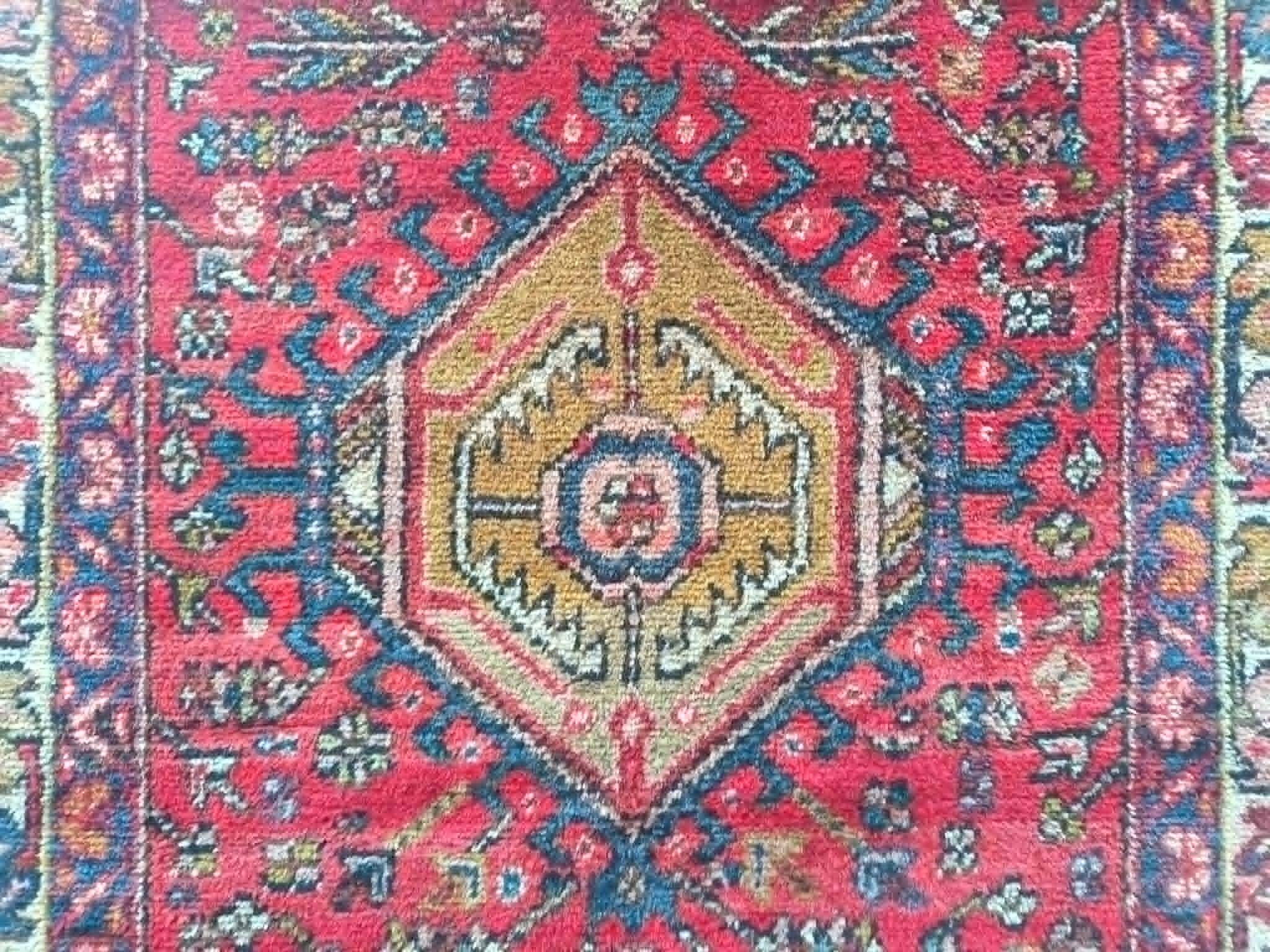 Gallery carpet in Persian style