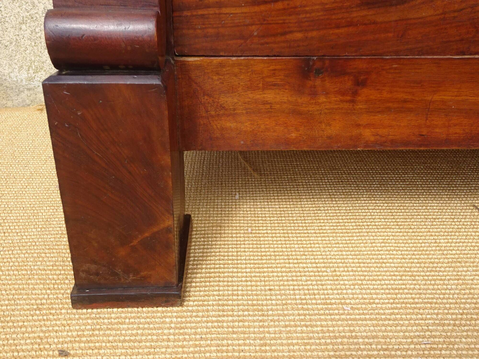 Antique chest of drawers with cross motifs, made entirely of solid walnut.