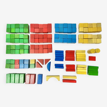 Ancien jeu de construction en bois dans son baril - 178 cubes colorés - heros