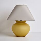 lampe en opaline sablée jaune de melarti