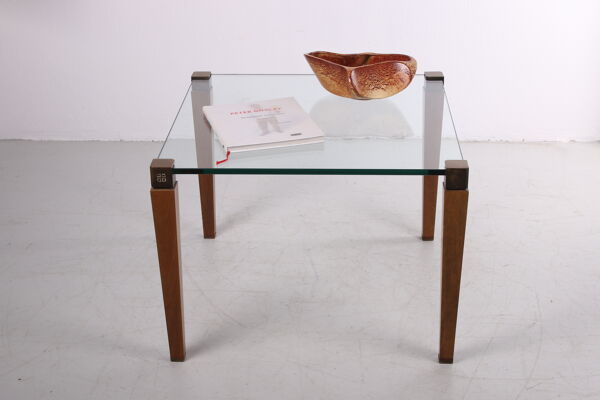 Table basse Peter Ghyczy avec pieds en bois Modèle T 56/2