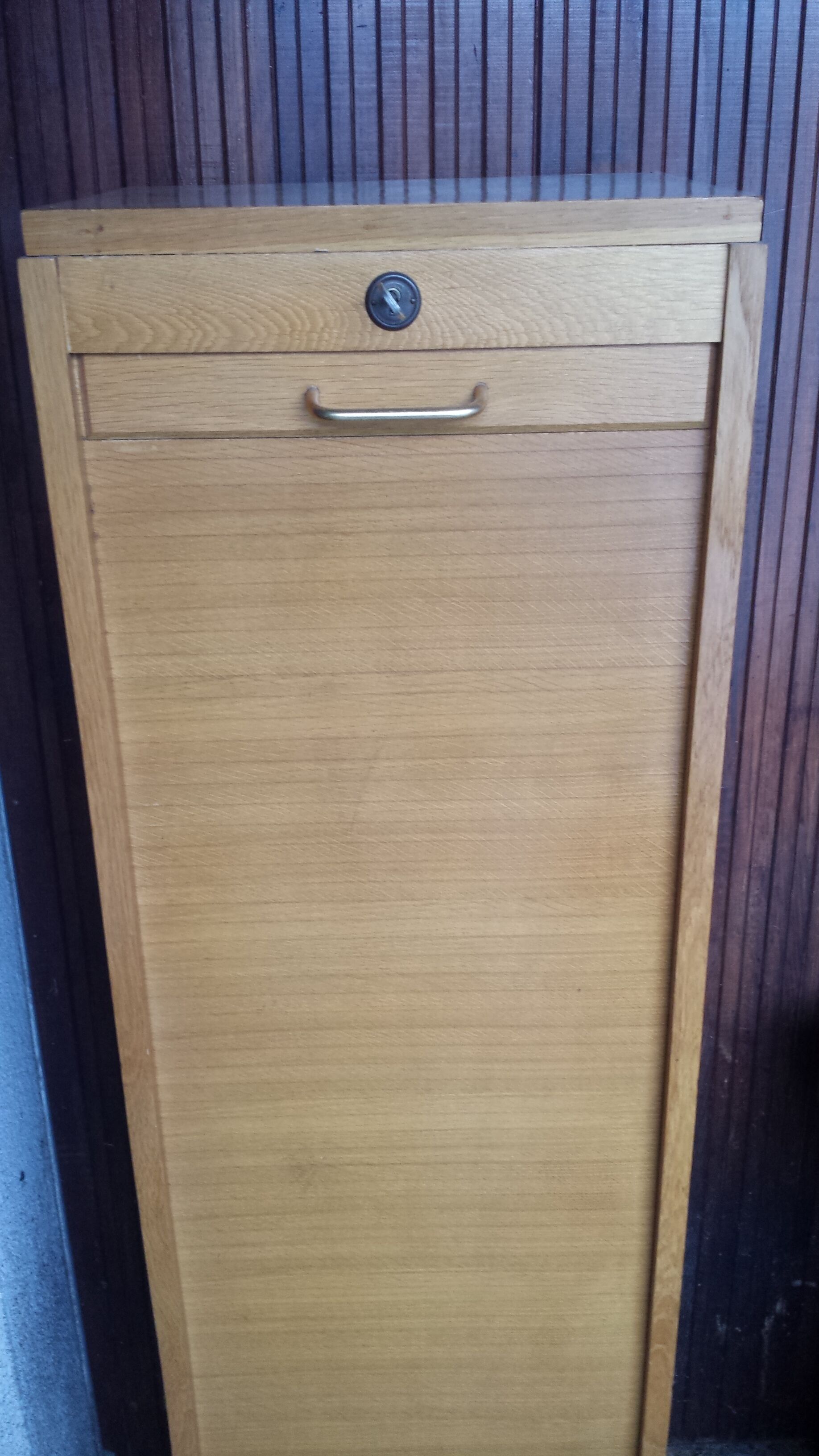 Drawer cabinet