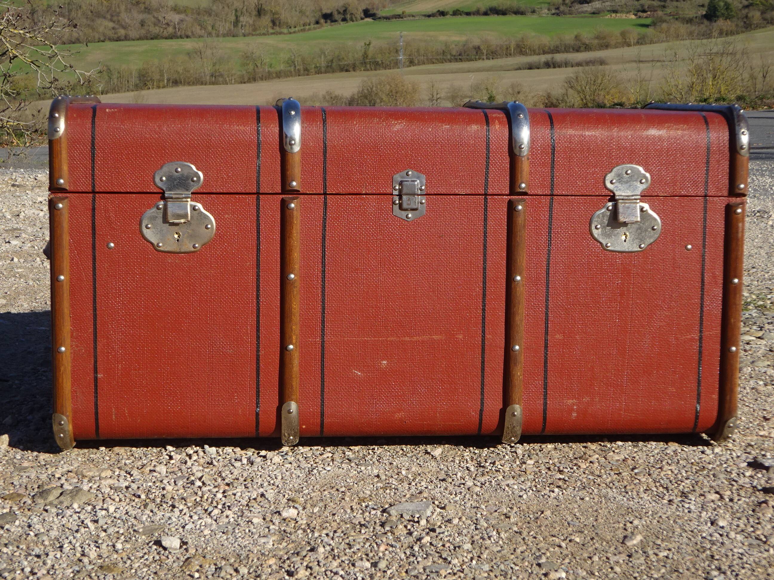 Ancienne malle cabine