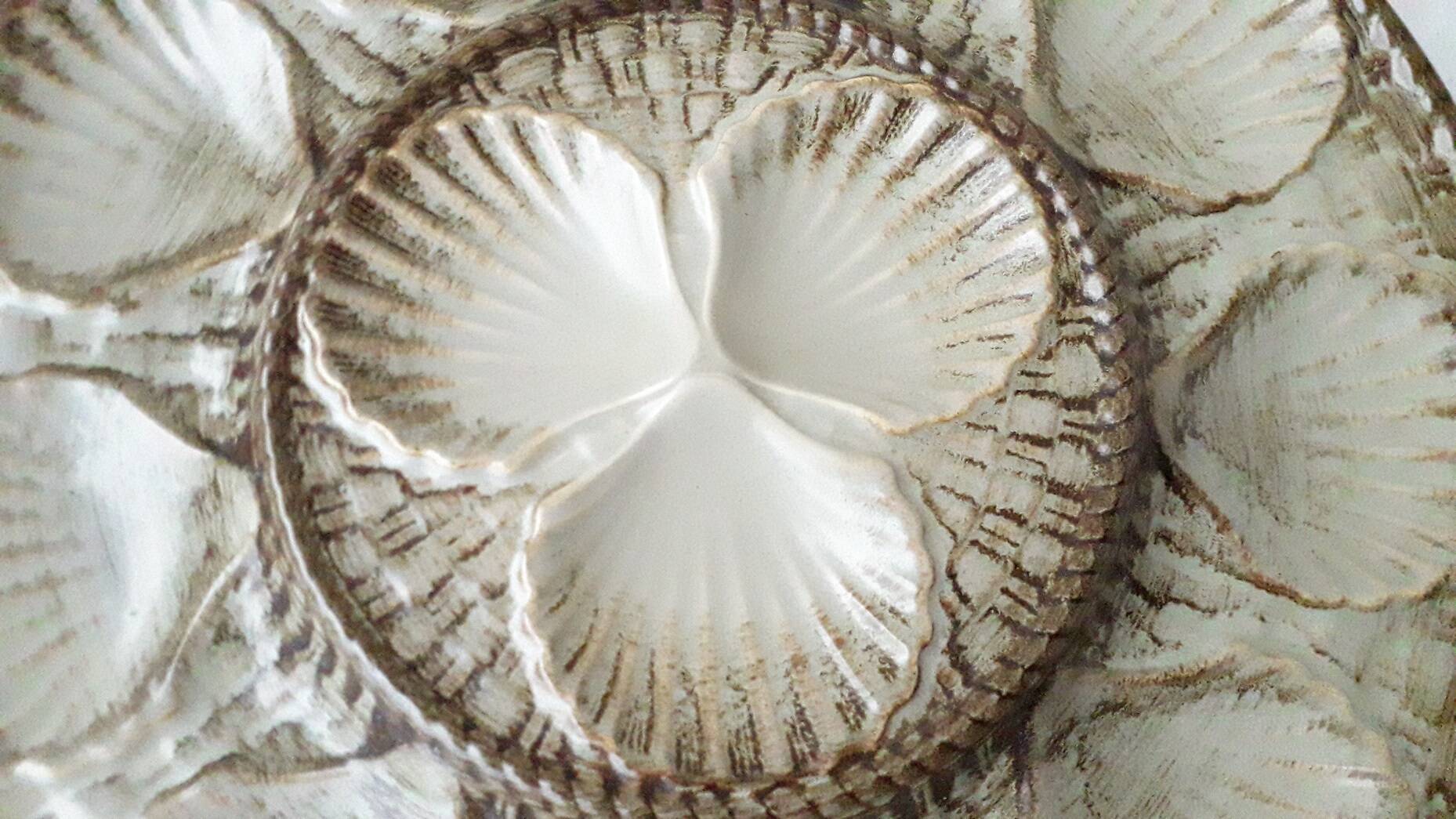 Shell service in slipware