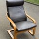 Fauteuil à bascule scandinave bois courbé et cuir marron ikea poang