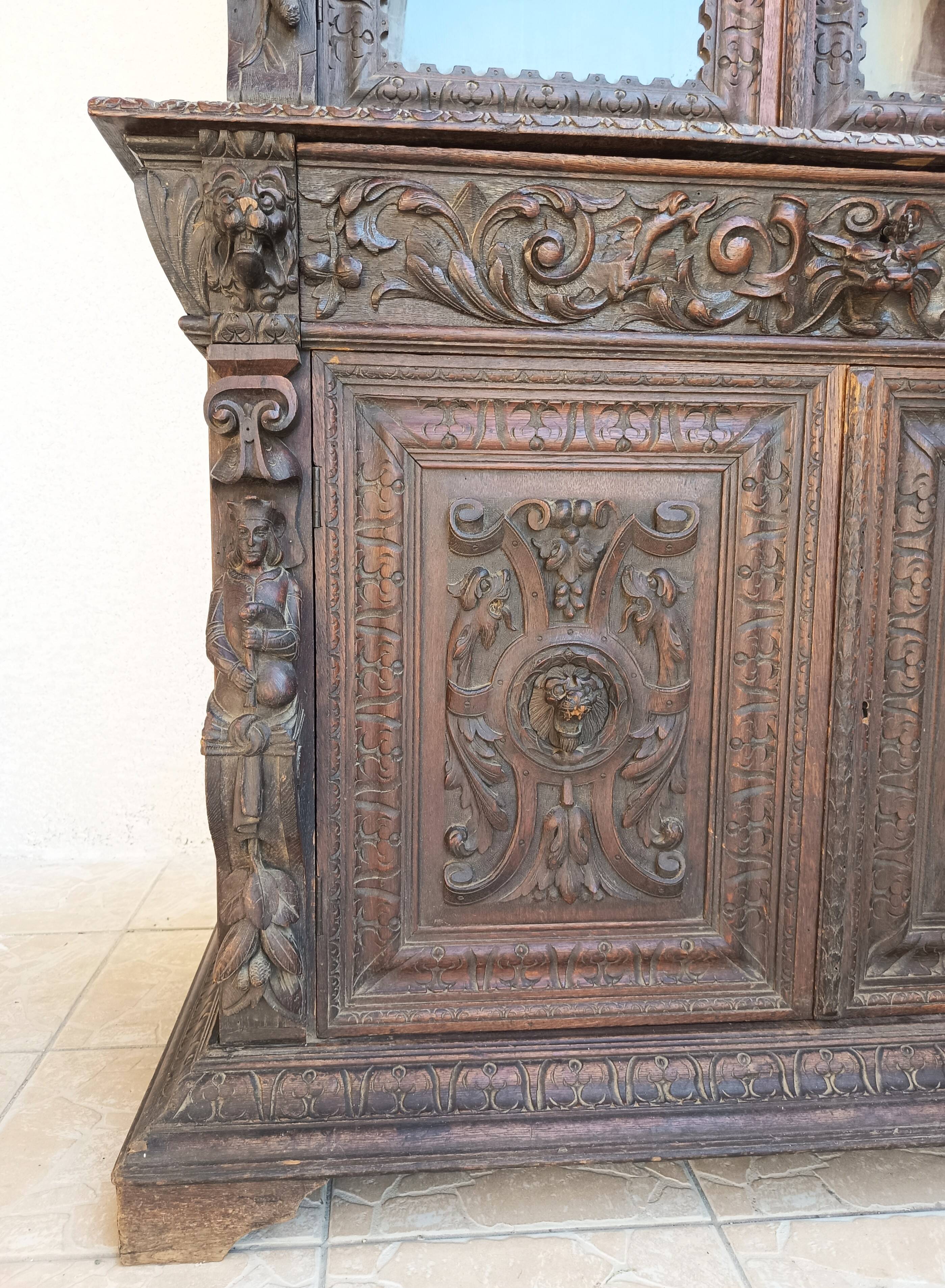 Renaissance oak library buffet from the 19th century.
