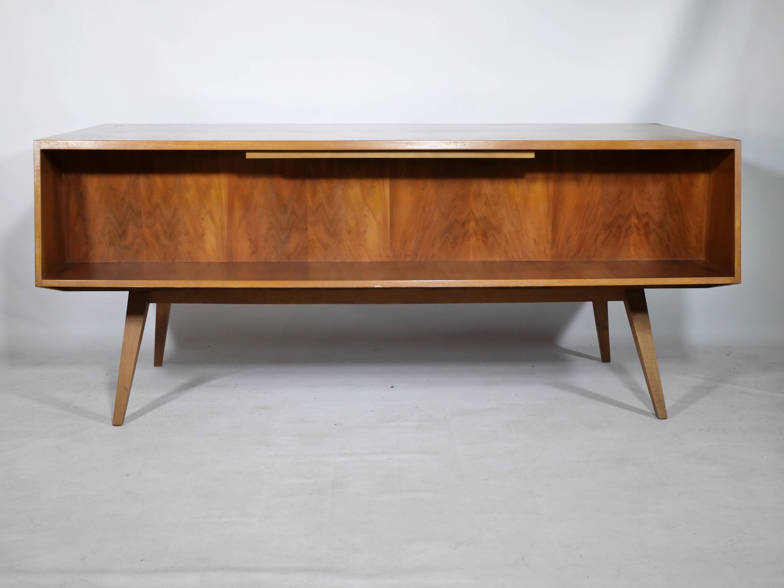 Bureau de direction en noyer, années 1960