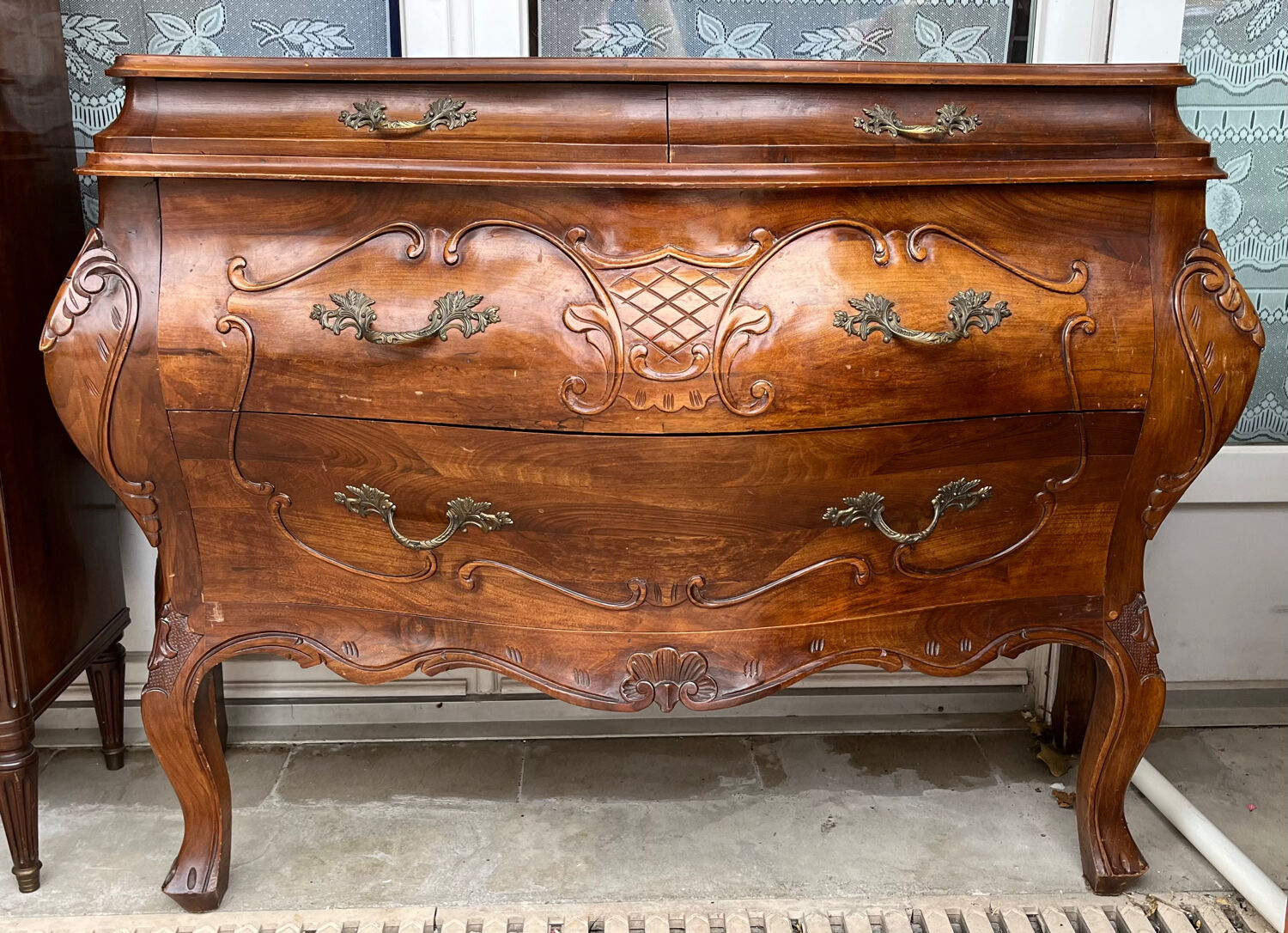 Bordeaux chest of drawers