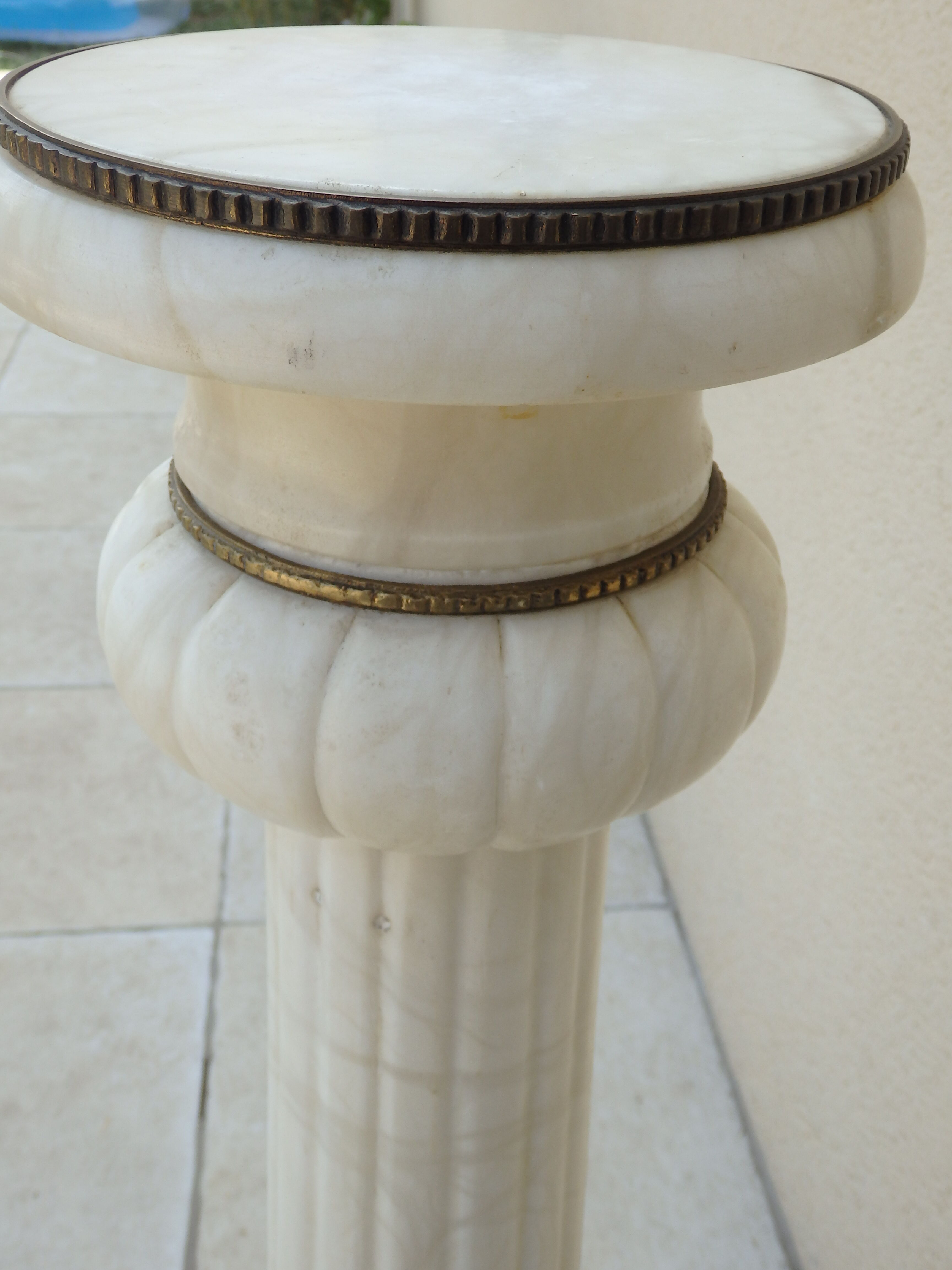 Antique luminous alabaster and bronze column