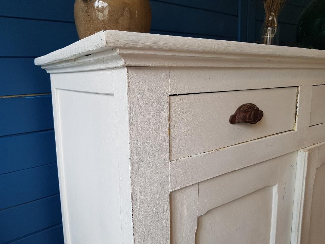 Former parisian buffet white