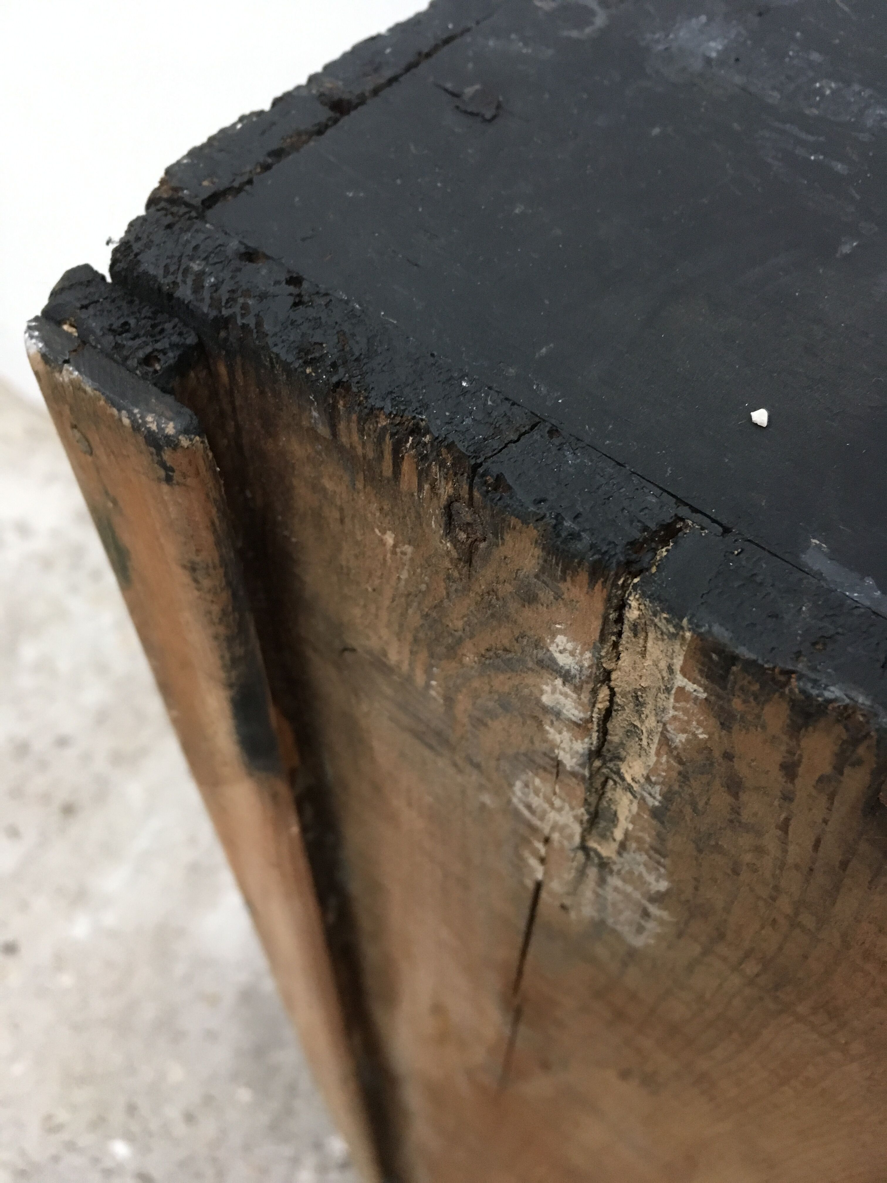 Matte black curved trunk